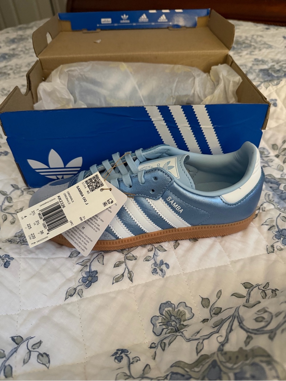 adidas Kids Samba OG J Sneakers - Light Blue/White with Gum Sole size 4 new